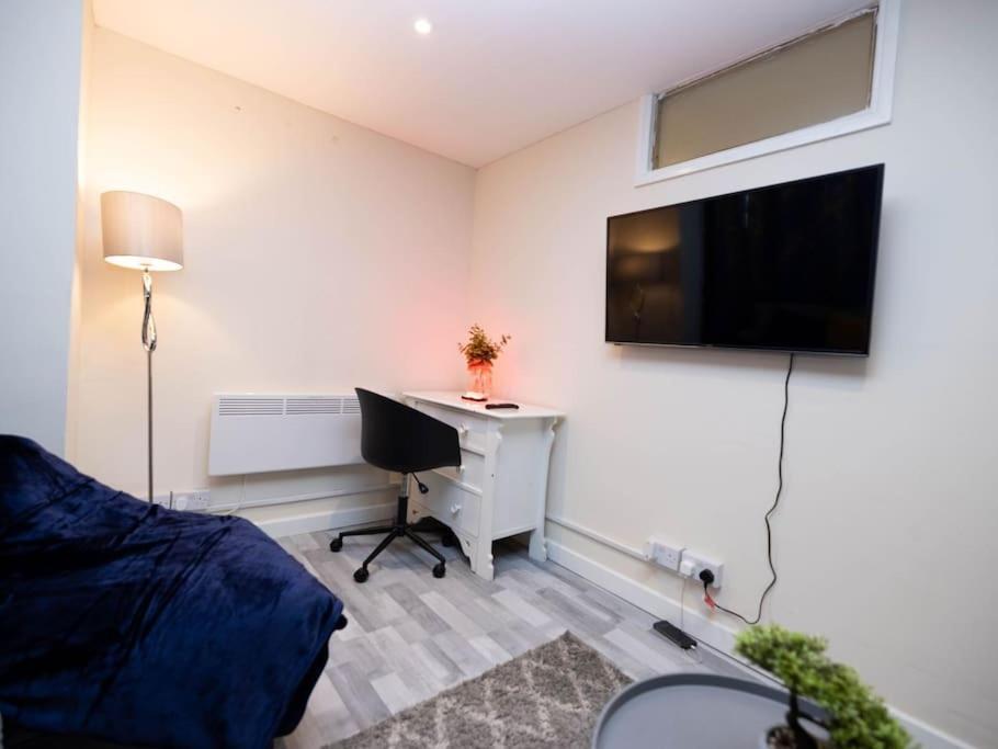 1 Bedroom-Sofabed-Worktable-4-Wifi-Parking London Exterior foto