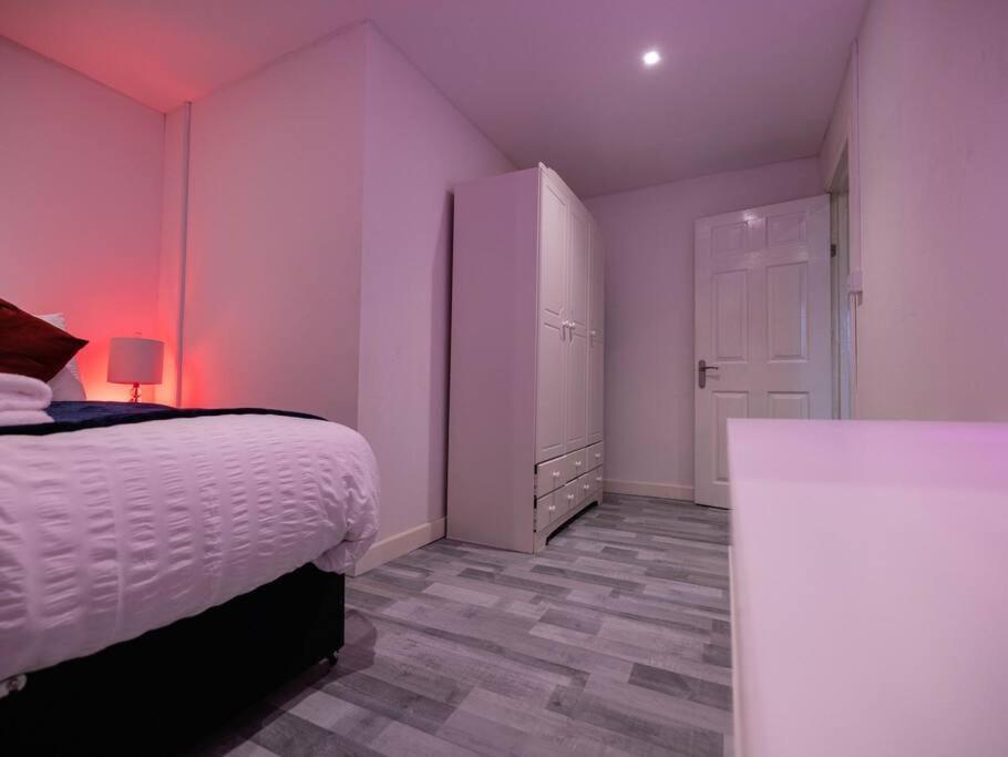 1 Bedroom-Sofabed-Worktable-4-Wifi-Parking London Exterior foto